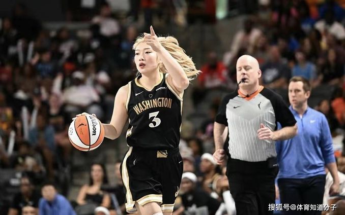 WNBA賽場爆發衝突 李夢遭對手肘擊被撂倒在地 - 運動 - iNewsDB 日日新聞.掌握每日新鮮事