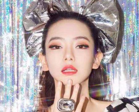 原創戚薇戴上宋軼的呼啦圈 看到腰圍那一刻 才知已婚和未婚的區別