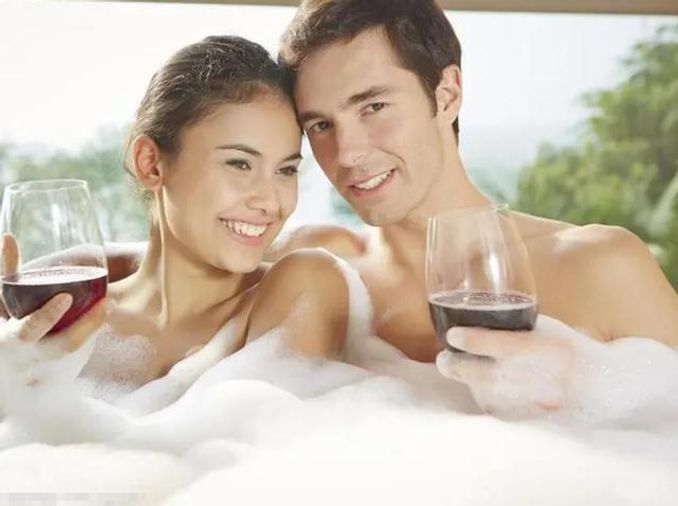 為什麼說情侶之間不能一起洗澡？看看這三點原因，經歷過的都懂