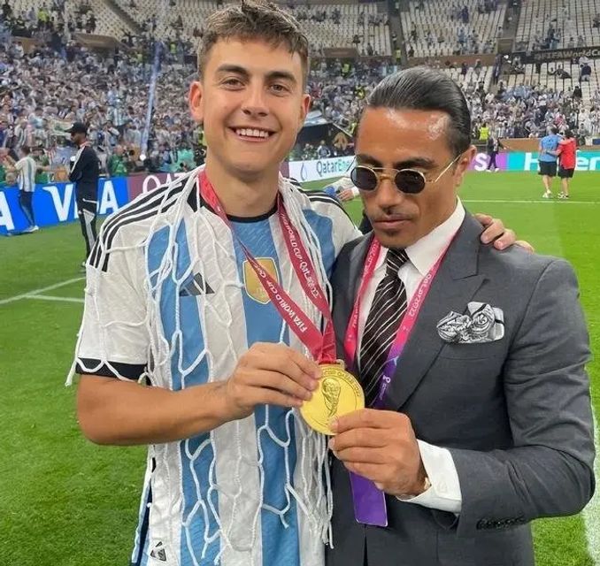擅自闖入閉幕式！FIFA內部調查撒鹽哥，不排除禁止觀賽可能 - 運動 - iNewsDB 日日新聞．掌握每日新鮮事