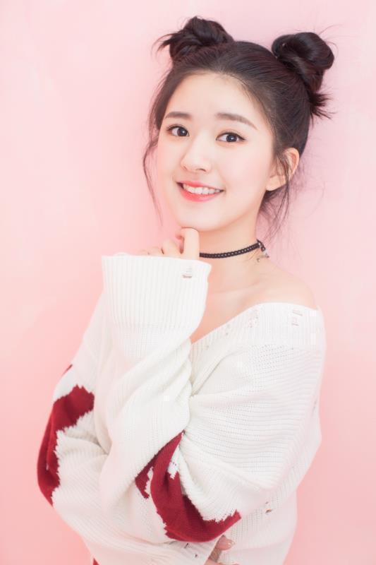 趙露思說韓語上熱搜,女生穿得甜美一點,就這麼討人喜歡