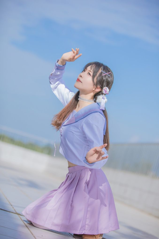 瓣白淡紫霜 幽影不敢猜 怕日光懶卻jk紫陽花少女